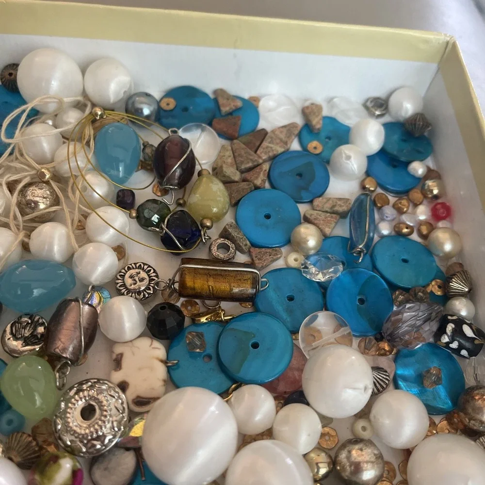 Random Mixed Lot of Beads